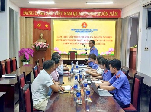 VKSND khu vực 4 phối hợp Thuế cơ sở 1 đôn đốc đôn đốc doanh nghiệp thực hiện nghĩa vụ thuế, bảo đảm nguồn thu ngân sách