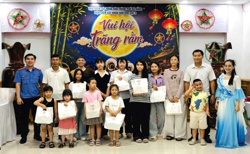 VKSND KHU VỰC 5 TỔ CHỨC CHƯƠNG TRÌNH “TẾT TRUNG THU’’  CHO CON CÔNG CHỨC, NGƯỜI LAO ĐỘNG CỦA ĐƠN VỊ