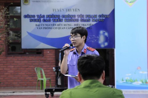 CHI ĐOÀN VKSND KHU VỰC 2 - ĐÀ NẴNG PHỐI HỢP TUYÊN TRUYỀN PHÁP LUẬT VỀ PHÒNG, CHỐNG LỪA ĐẢO TRÊN KHÔNG GIAN MẠNG TẠI TRƯỜNG NGŨ HÀNH SƠN