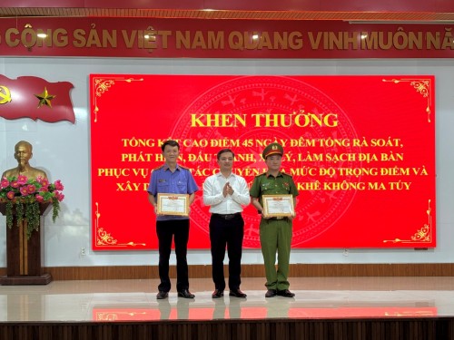 VKSND khu vực 3 - Đà Nẵng tham dự Lễ ra mắt Lực lượng tham gia bảo vệ An ninh, Trật tự ở cơ sở phường An Khê và Tổng kết kết quả trong đợt cao điểm 45 ngày đêm phòng, chống tội phạm về ma tuý