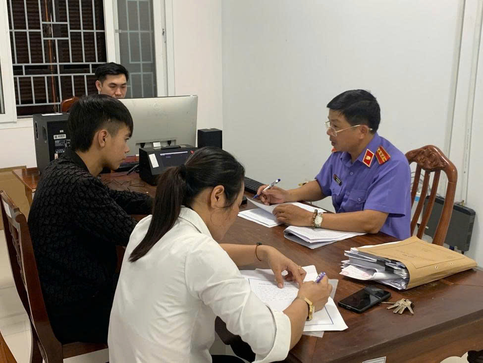 VIỆN KIỂM SÁT NHÂN DÂN KHU VỰC 5, THÀNH PHỐ ĐÀ NẴNG TIẾN HÀNH THỰC HIỆN VIỆC HỎI CUNG BỊ CAN CÓ THIẾT BỊ GHI ÂM, GHI HÌNH CO ÂM THANH