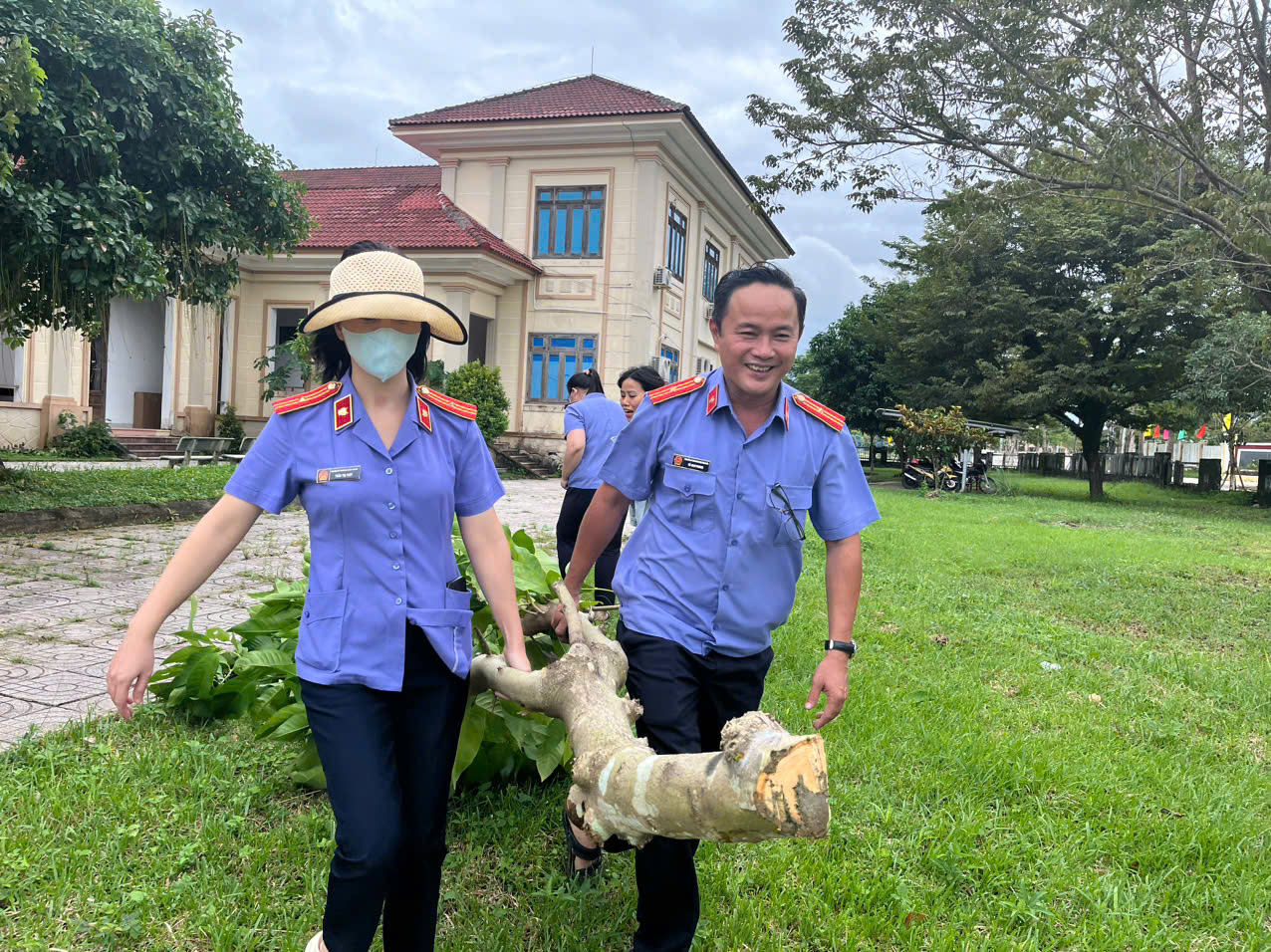 Description: D:\2025\báo cáo\Tin bài\ảnh chống bão 2.jpg