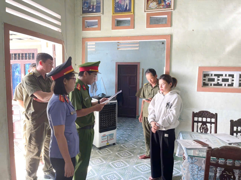 VKSND Khu vực 5 - Đà Nẵng kiểm sát việc thi hành lệnh bắt bị can để tạm giam và khám sét chổ ở của bị can về tội "Trộm cắp tài sản"