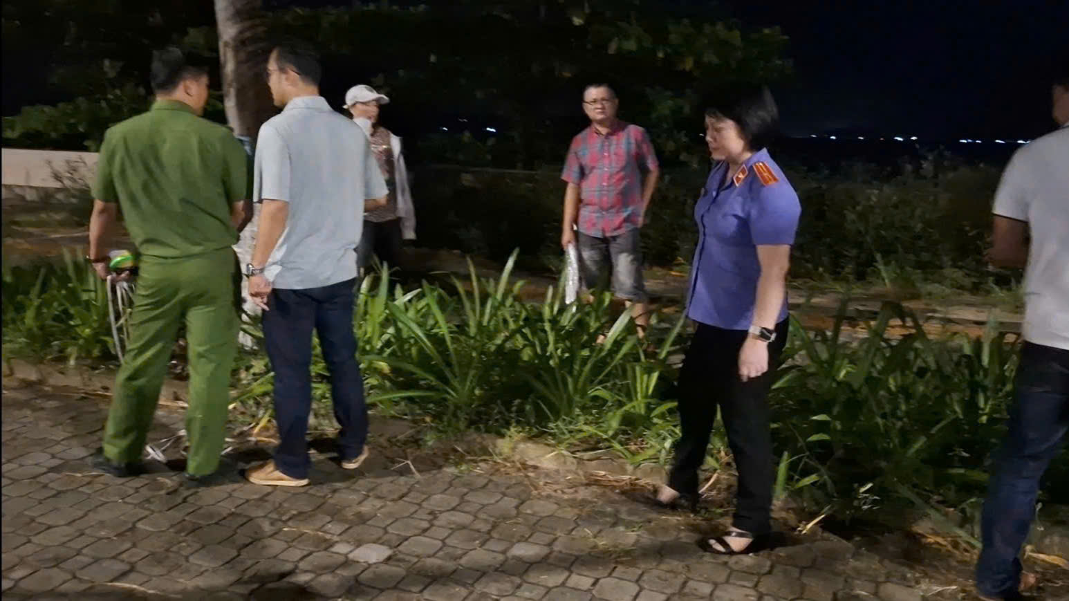 VKSND Khu vực 3: Kiểm sát việc khám nghiệm hiện trường, khám nghiệm tử thi vụ việc nghi có dấu hiệu của tội Cố ý gây thương tích dẫn đến chết người.