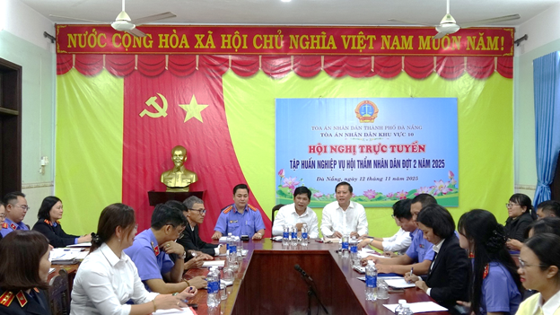 '''Ảnh có chứa trang phục, trong nhà, phụ nữ, người

Nội dung do AI tạo ra có thể không chính xác.'''