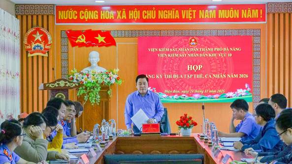 '''Ảnh có chứa văn bản, trang phục, người, phụ nữ
Nội dung do AI tạo ra có thể không chính xác.'''