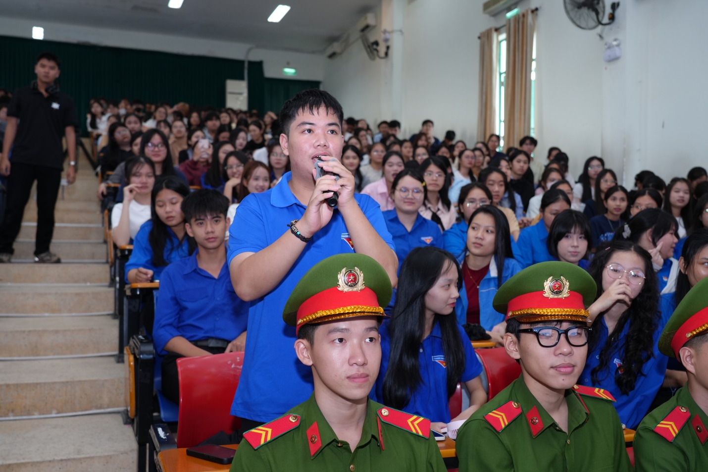 Description: C:\Users\HP\Downloads\truong su pham\DSC07465.JPG