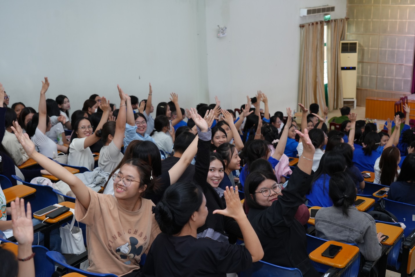 Description: C:\Users\HP\Downloads\truong su pham\DSC07480.JPG