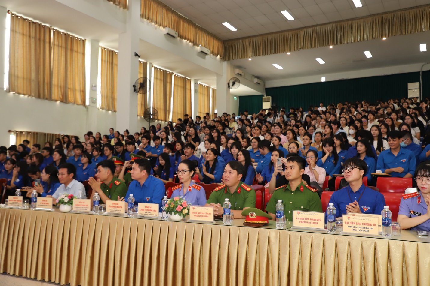 Description: C:\Users\HP\Downloads\truong su pham\IMG_5705.JPG