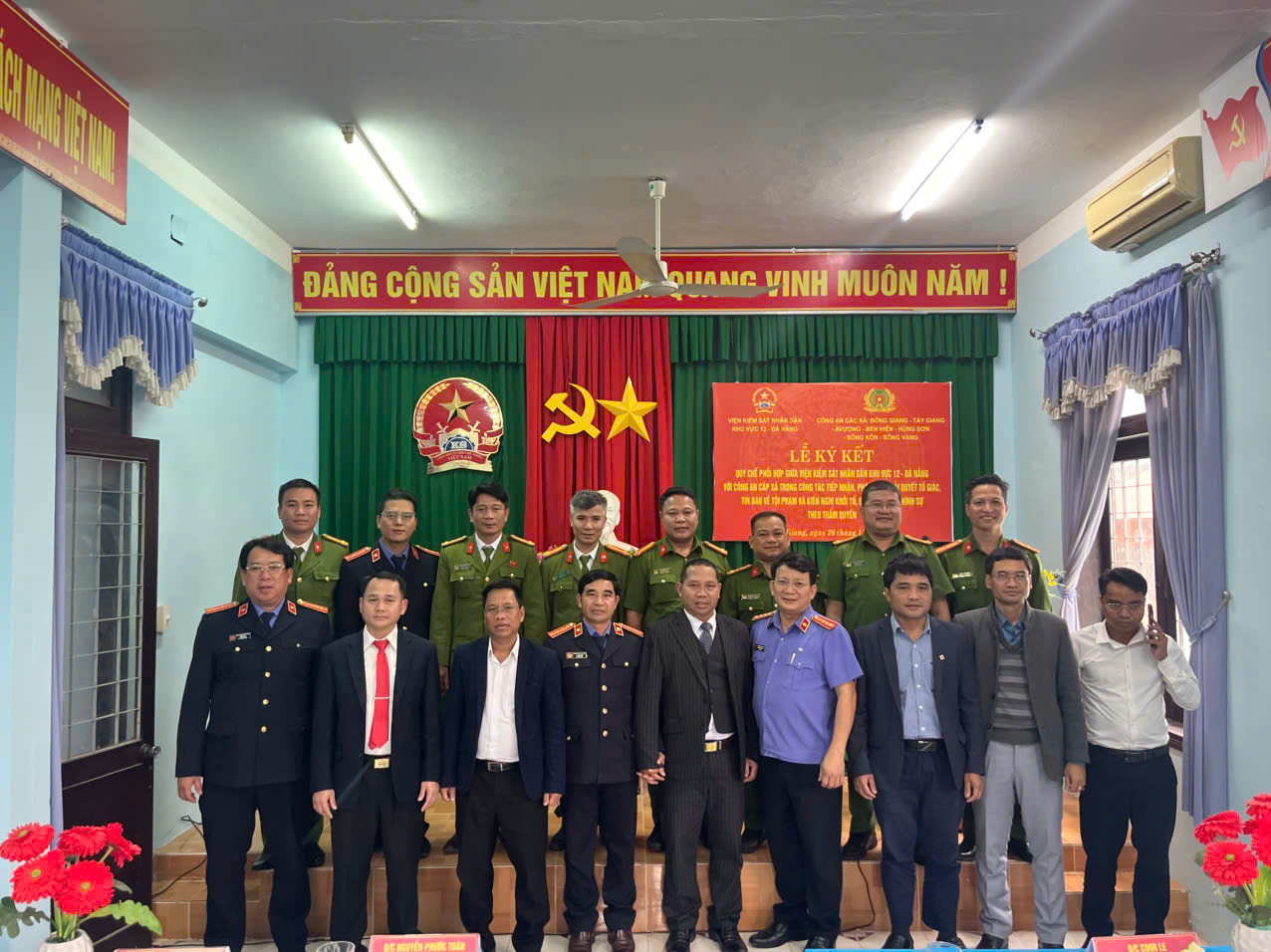 VIỆN KIỂM SÁT NHÂN DÂN KHU VỰC 12 CHỦ TRÌ TỔ CHỨC  LỄ KÝ KẾT QUY CHẾ PHỐI HỢP VỚI UỶ BAN NHÂN DÂN  VÀ CÔNG AN 7 XÃ TRÊN ĐỊA BÀN KHU VỰC