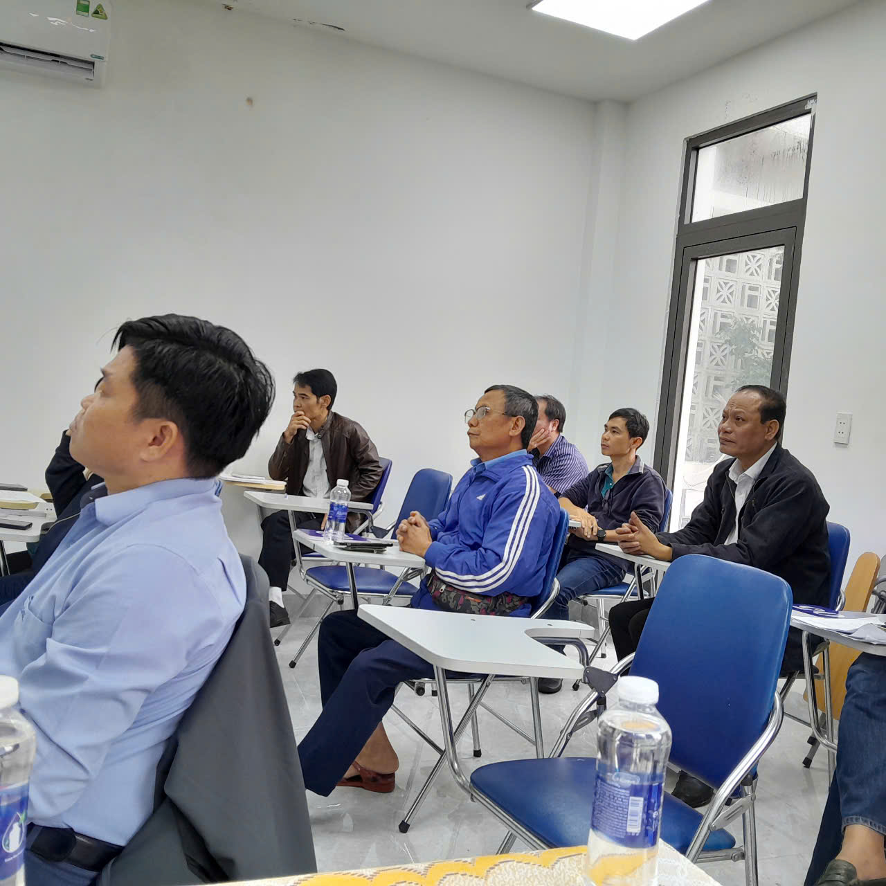 Khu vực 2: Kiểm sát viên tham gia kiểm sát việc xác minh hiện trạng tài sản nhà và đất trước khi kê biên tại P.Sơn Trà, TP.Đà Nẵng và kiểm sát bán đấu giá tài sản tại công ty đấu giá hợp danh Bảo Việt.