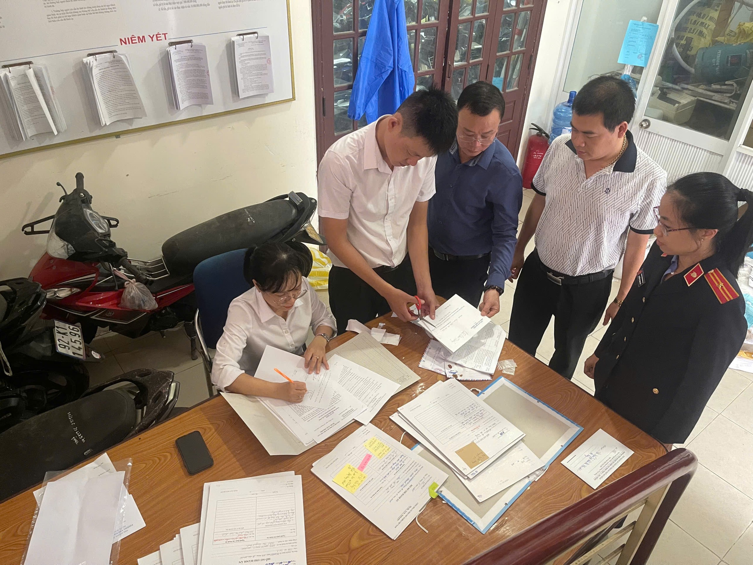 HẢI CHÂU: KIỂM SÁT VIỆC TIÊU HỦY VẬT CHỨNG TẠI PHÒNG THI HÀNH ÁN DÂN SỰ KHU VỰC 1 – ĐÀ NẴNG