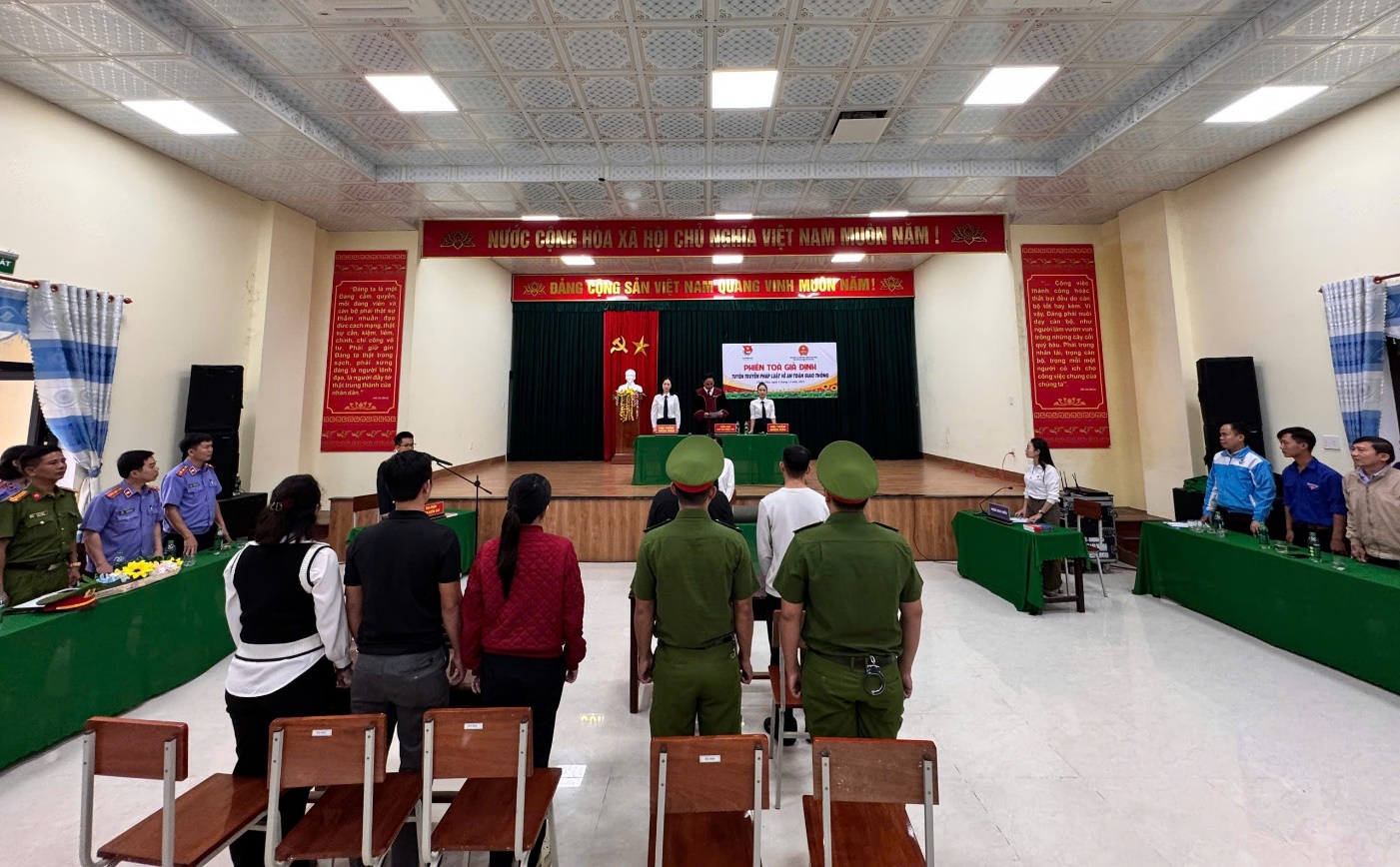 Description: D:\KHU VỰC 7\Chuyên mục tuyên truyền\Năm 2026\Phiên tòa giả định\z7292692642388_5bb2f529c8d8300e3dca2119b41bea25.jpg