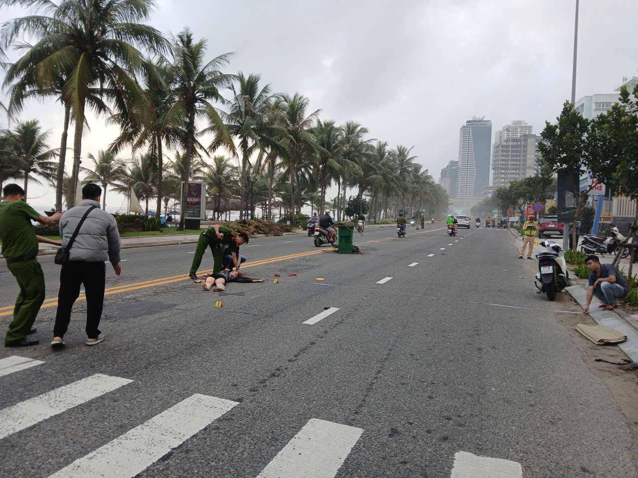 VIỆN KIỂM SÁT NHÂN DÂN KHU VỰC 2 THAM GIA KHÁM NGHIỆM HIỆN TRƯỜNG, KHÁM NGHIỆM TỬ THI VỤ TAI NẠN GIAO THÔNG ĐƯỜNG BỘ GÂY HẬU QUẢ CHẾT NGƯỜI