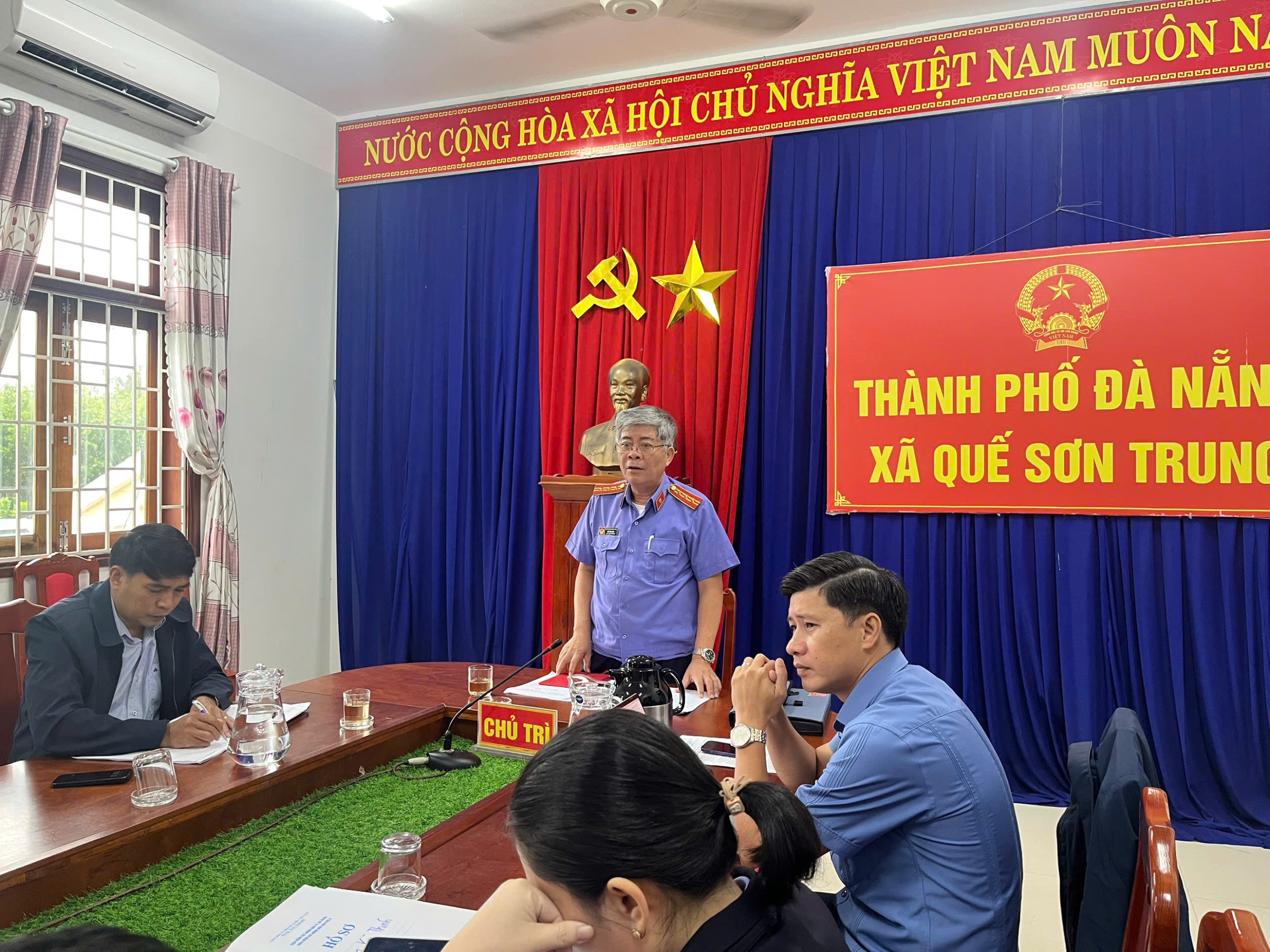 ĐOÀN CÔNG TÁC VIỆN KIỂM SÁT NHÂN DÂN KHU VỰC 6, THÀNH PHỐ ĐÀ NẴNG LÀM VIỆC TẠI XÃ QUẾ SƠN TRUNG ĐỂ THỰC HIỆN CÔNG TÁC KIỂM SÁT THEO THỦ TỤC TỐ TỤNG DÂN SỰ CÔNG ÍCH