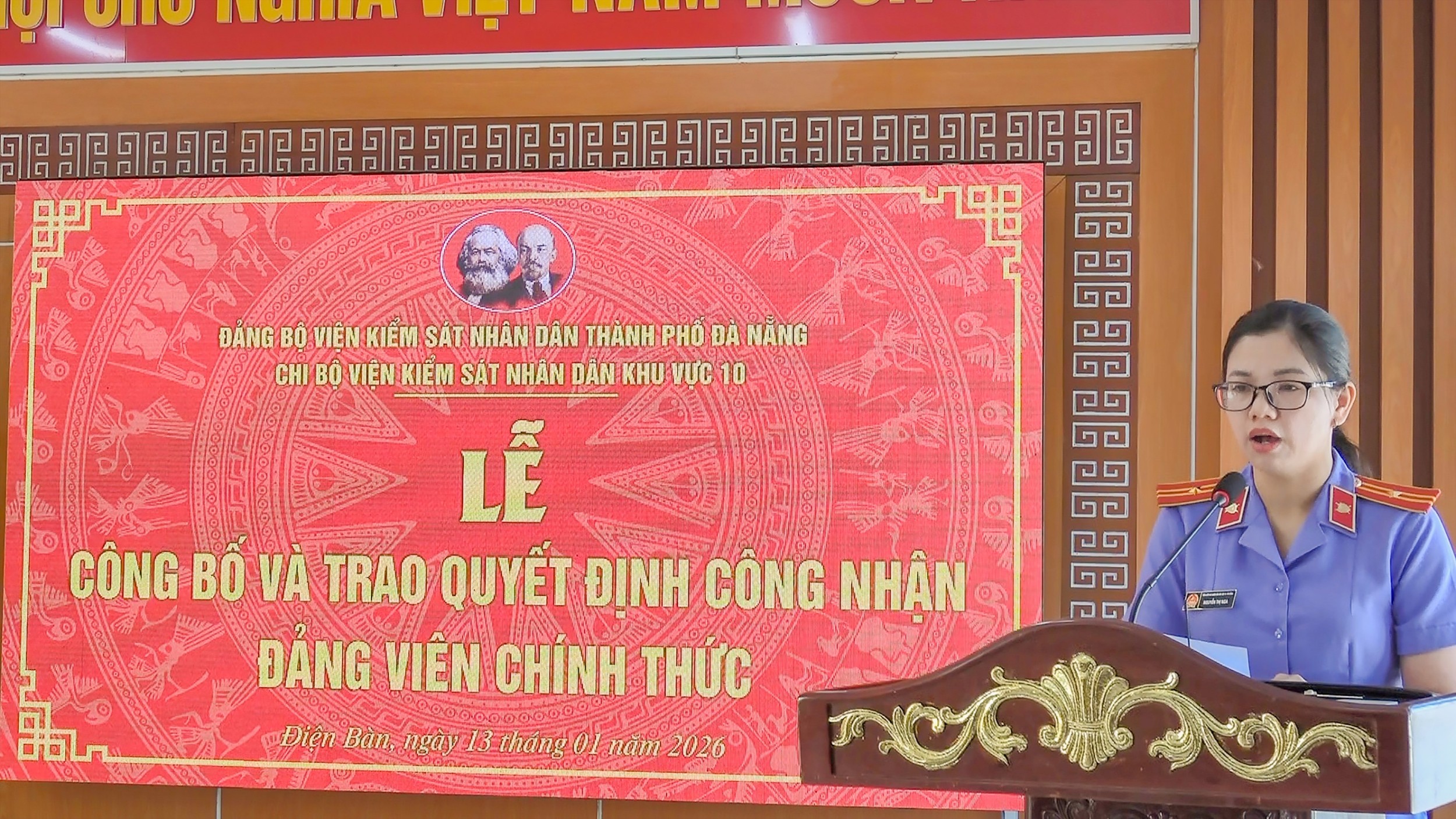 ''''Text Box: 
Hình: đồng chí Nguyễn Thị Nga phát biểu cảm tưởng
''''