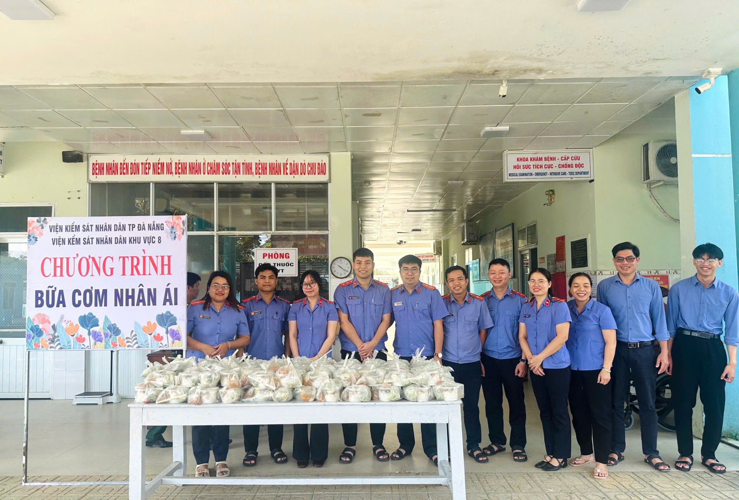 CHI ĐOÀN VKSND KHU VỰC 8 TIẾP TỤC TỔ CHỨC CHƯƠNG TRÌNH “BỮA CƠM NHÂN ÁI” TẠI TRUNG TÂM Y TẾ KHU VỰC TRÀ MY