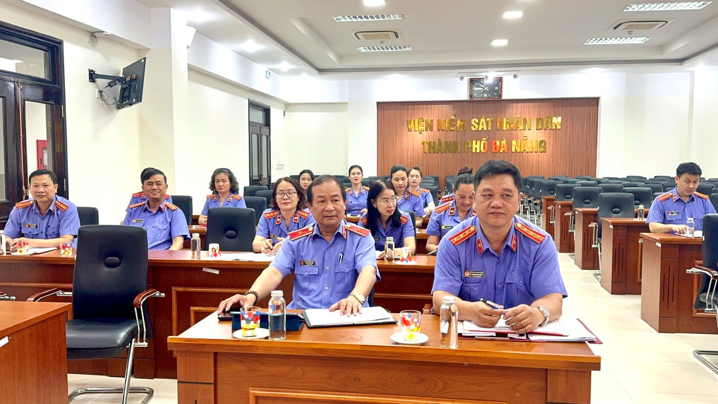 Description: D:\Backup C\Desktop\anh\anh chi bộ.jpg