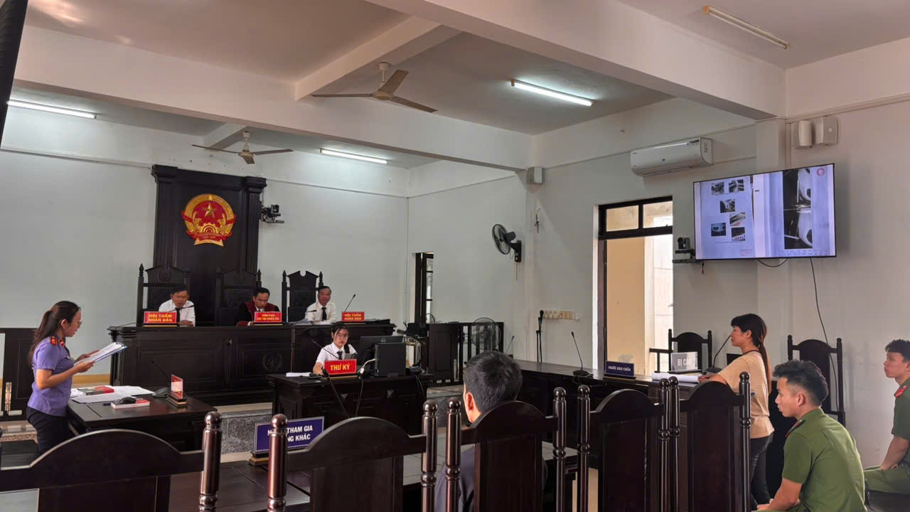 Viện kiểm sát nhân dân Khu vực 7 - Đà Nẵng đẩy mạnh chuyển đổi số trong hoạt động xét xử: Hiệu quả rõ nét từ phiên tòa trình chiếu chứng cứ