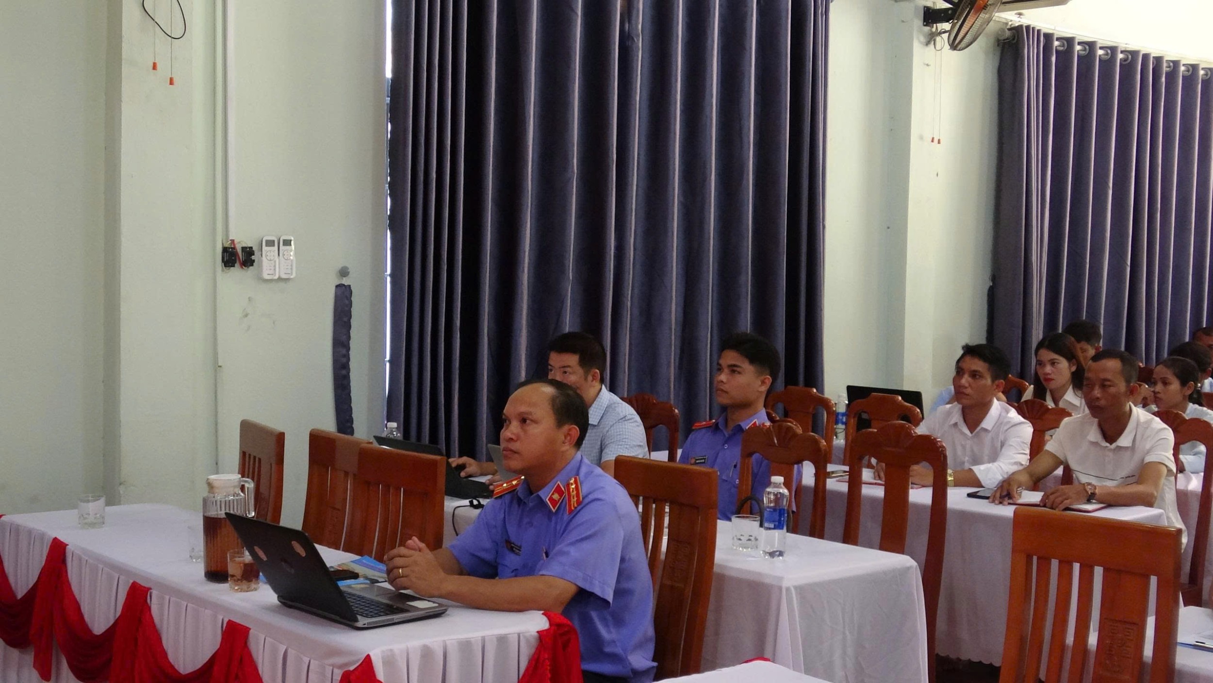 LÃNH ĐẠO VKSND KHU VỰC 8 - ĐÀ NẴNG THAM GIA HỘI NGHỊ TẬP HUẤN CÔNG TÁC HÒA GIẢI Ở CƠ SỞ VÀ TUYÊN TRUYỀN, PHỔ BIẾN PHÁP LUẬT TRÊN ĐỊA BÀN XÃ TRÀ ĐỐC