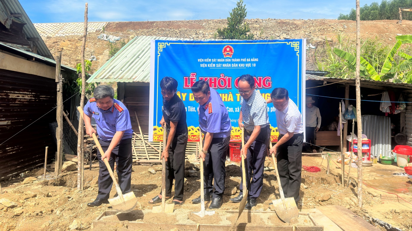 Viện kiểm sát nhân dân khu vực 10 tổ chức Lễ khởi công xây dựng nhà tình nghĩa, lan tỏa truyền thống “Lá lành đùm lá rách”