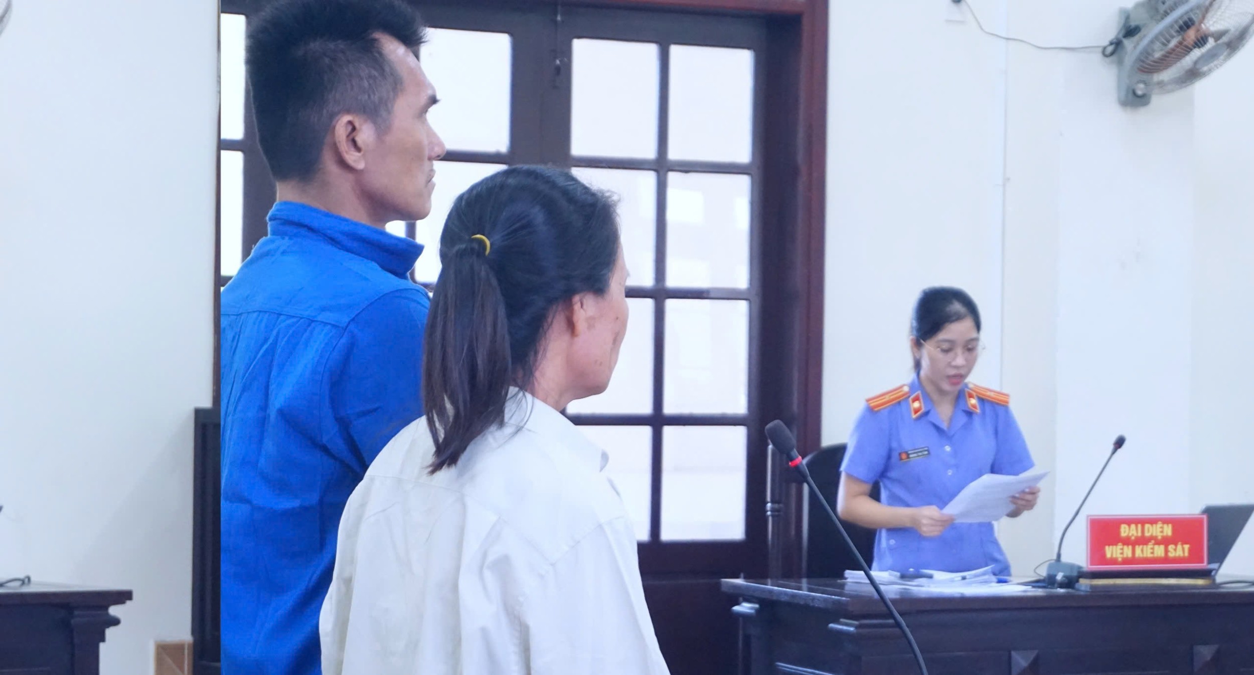 VKSND khu vực 2 - Đà Nẵng xét xử phiên tòa rút kinh nghiệm vụ án “Xâm phạm chỗ ở của người khác”, ứng dụng trình chiếu chứng cứ, góp phần bảo vệ quyền sở hữu hợp pháp của công dân và giữ gìn trật tự xã hội