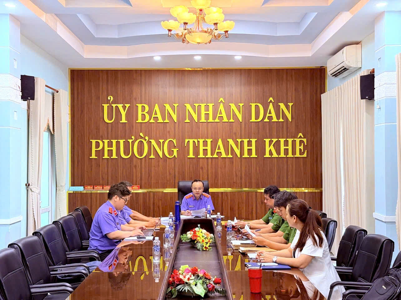 VKSND Khu vực 3 - Đà Nẵng phối hợp UBND phường và Công an phường rà soát các trường hợp  đang chấp hành tại cộng đồng trên địa bàn đủ điều kiện xét giảm, rút ngắn