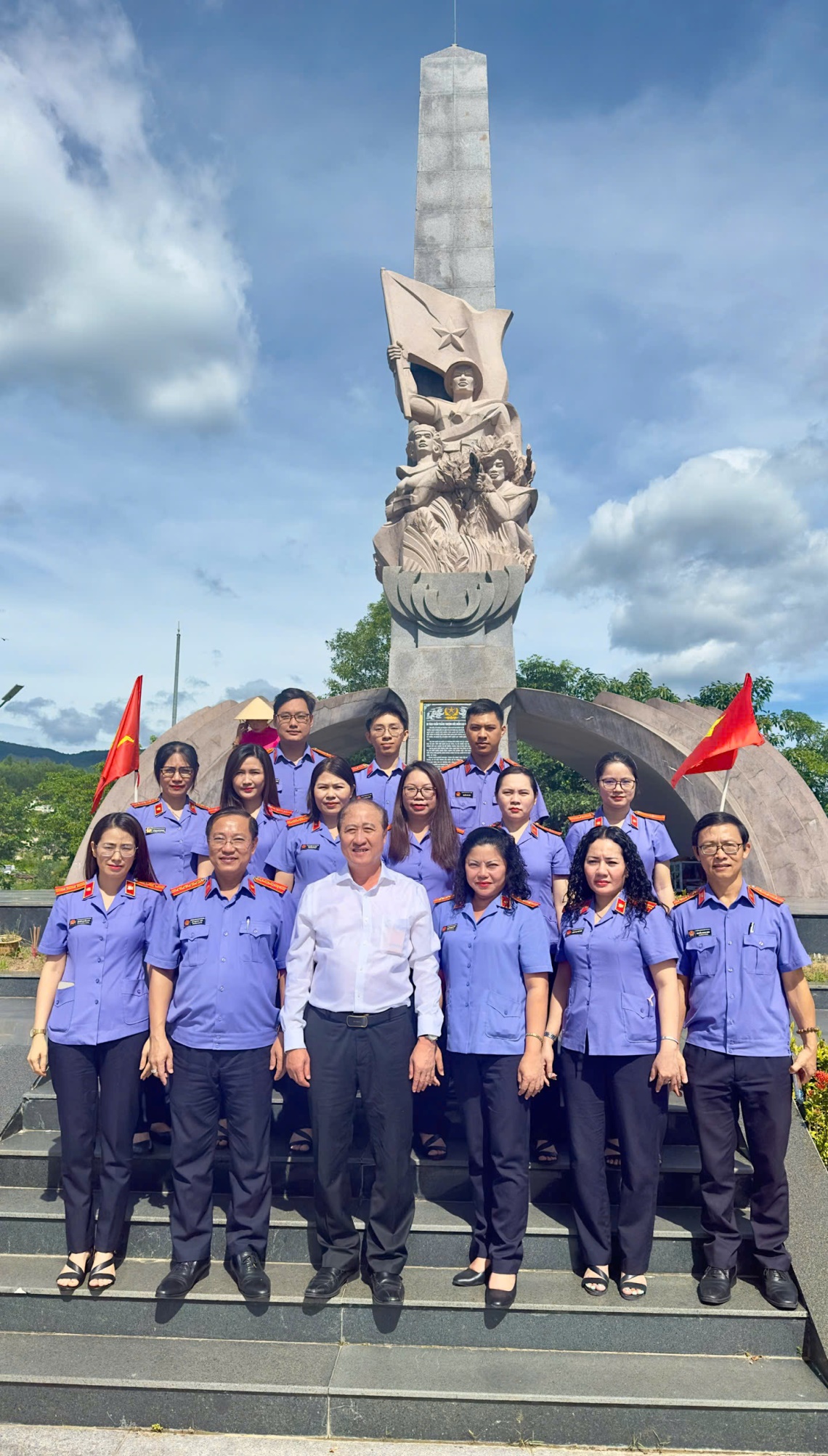 CHI BỘ THANH TRA - TỔ CHỨC PHÁT HUY TRUYỀN THỐNG CÁCH MẠNG, BỒI ĐẮP LÝ TƯỞNG CỐNG HIẾN, NÂNG CAO TRÁCH NHIỆM CỦA CÁN BỘ, ĐẢNG VIÊN