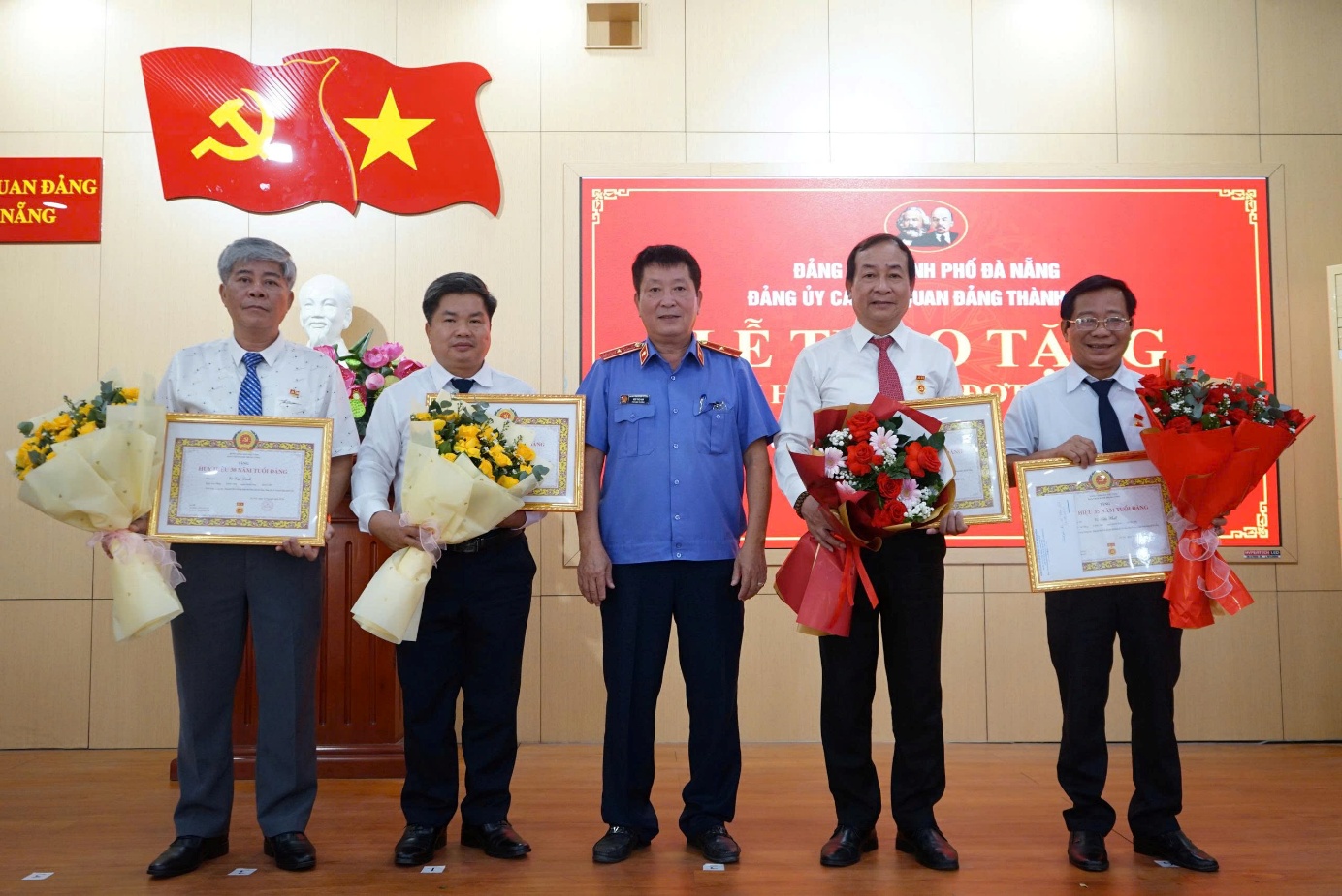 Đảng bộ Viện kiểm sát nhân dân thành phố Đà Nẵng dự Lễ trao tặng Huy hiệu Đảng đợt 02/9/2026