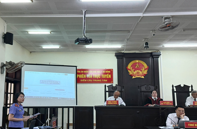 VIỆN KIỂM SÁT NHÂN DÂN KHU VỰC 2 - ĐÀ NẴNG PHỐI HỢP TỔ CHỨC PHIÊN TÒA RÚT KINH NGHIỆM KẾT HỢP TRÌNH CHIẾU CHỨNG CỨ VỤ ÁN "TỔ CHỨC SỬ DỤNG TRÁI PHÉP CHẤT MA TÚY"