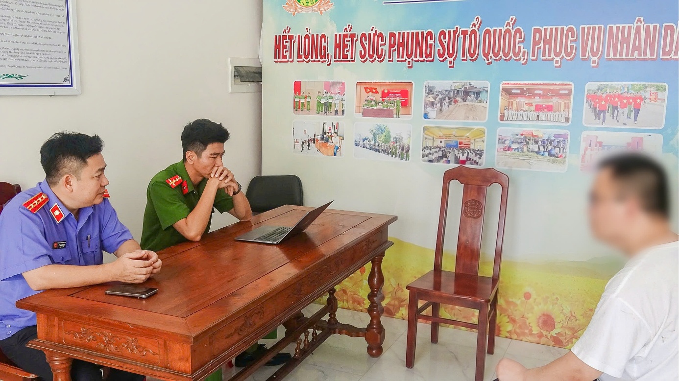 VKSND KHU VỰC 10 THAM GIA KHÁM NGHIỆM HIỆN TRƯỜNG VỤ VIỆC CÓ DẤU HIỆU “CỐ Ý GÂY THƯƠNG TÍCH” LIÊN QUAN 02 CÔNG DÂN TRUNG QUỐC