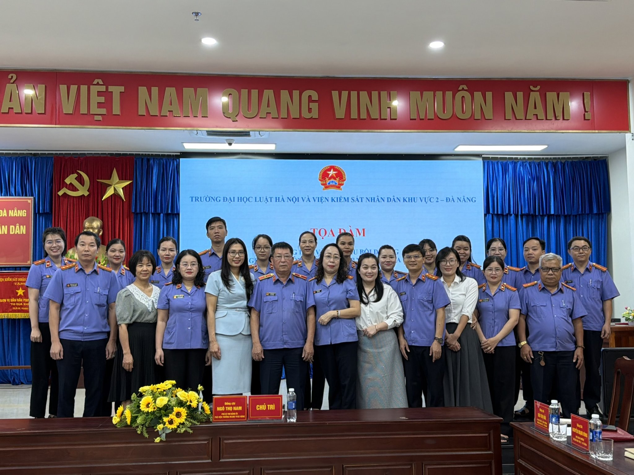 VIỆN KIỂM SÁT NHÂN DÂN KHU VỰC 2 – ĐÀ NẴNG PHỐI HỢP CÙNG TRƯỜNG ĐẠI HỌC LUẬT HÀ NỘI TỔ CHỨC BUỔI TOẠ ĐÀM VỀ NÂNG CAO NĂNG LỰC NGƯỜI LÀM CÔNG TÁC TƯ PHÁP NGƯỜI CHƯA THÀNH NIÊN