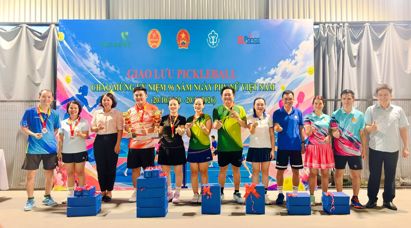 VKSND KHU VỰC 5 – ĐÀ NẴNG TỔ CHỨC CHƯƠNG TRÌNH GIAO LƯU PICKLEBALL CHÀO MỪNG KỶ NIỆM 96 NĂM NGÀY THÀNH LẬP HỘI LIÊN HIỆP PHỤ NỮ VIỆT NAM (20/10/1930-20/10/2026)