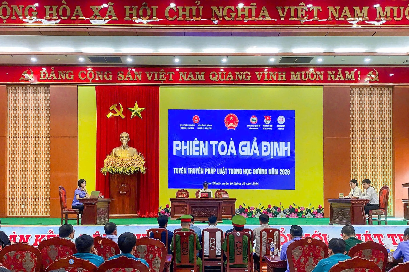 VKSND khu vực 10 phối hợp tổ chức phiên tòa giả định tuyên truyền pháp luật tại xã Nam Phước, thành phố Đà Nẵng
