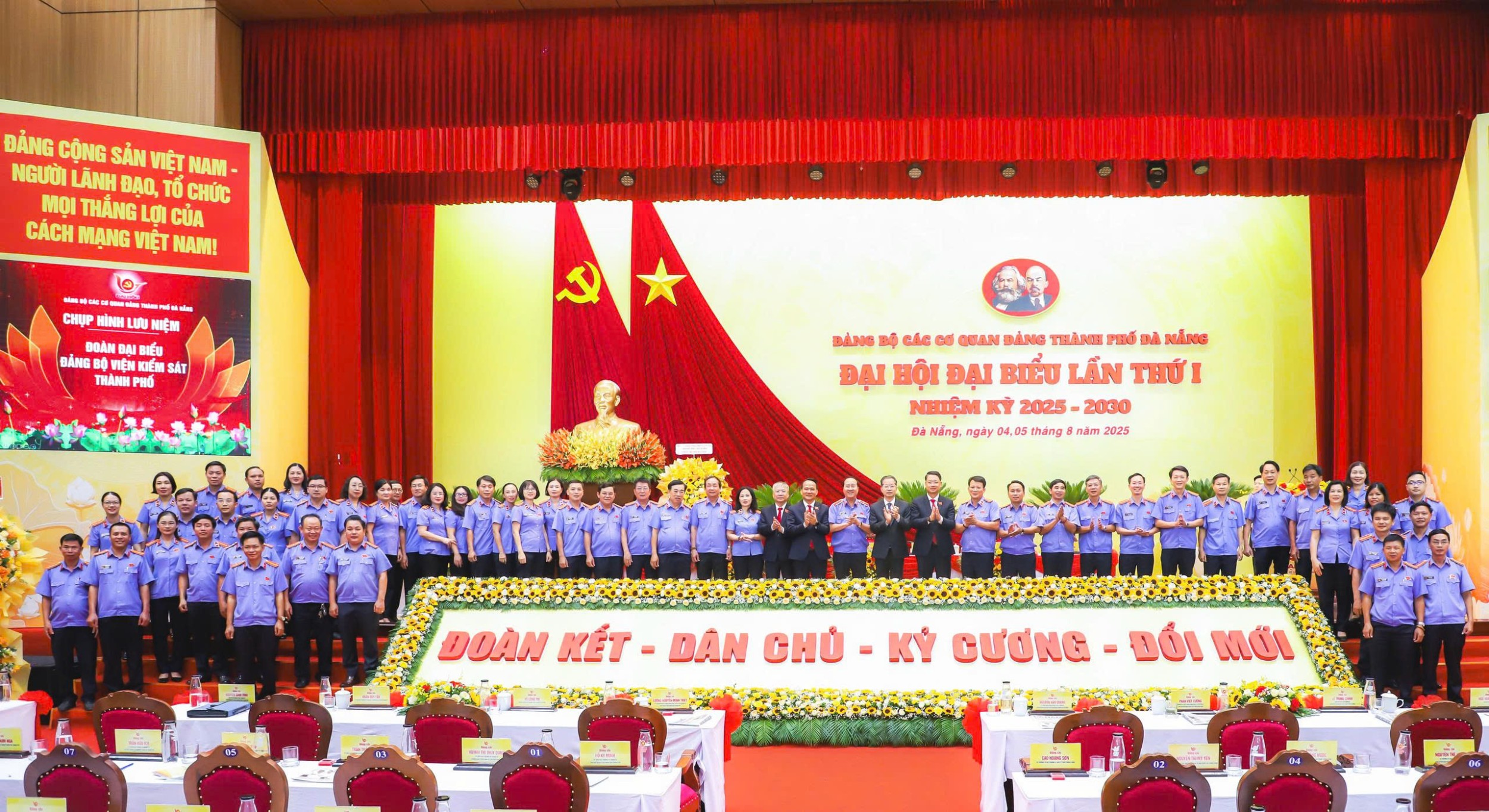 ANH ĐẠI HỘI
